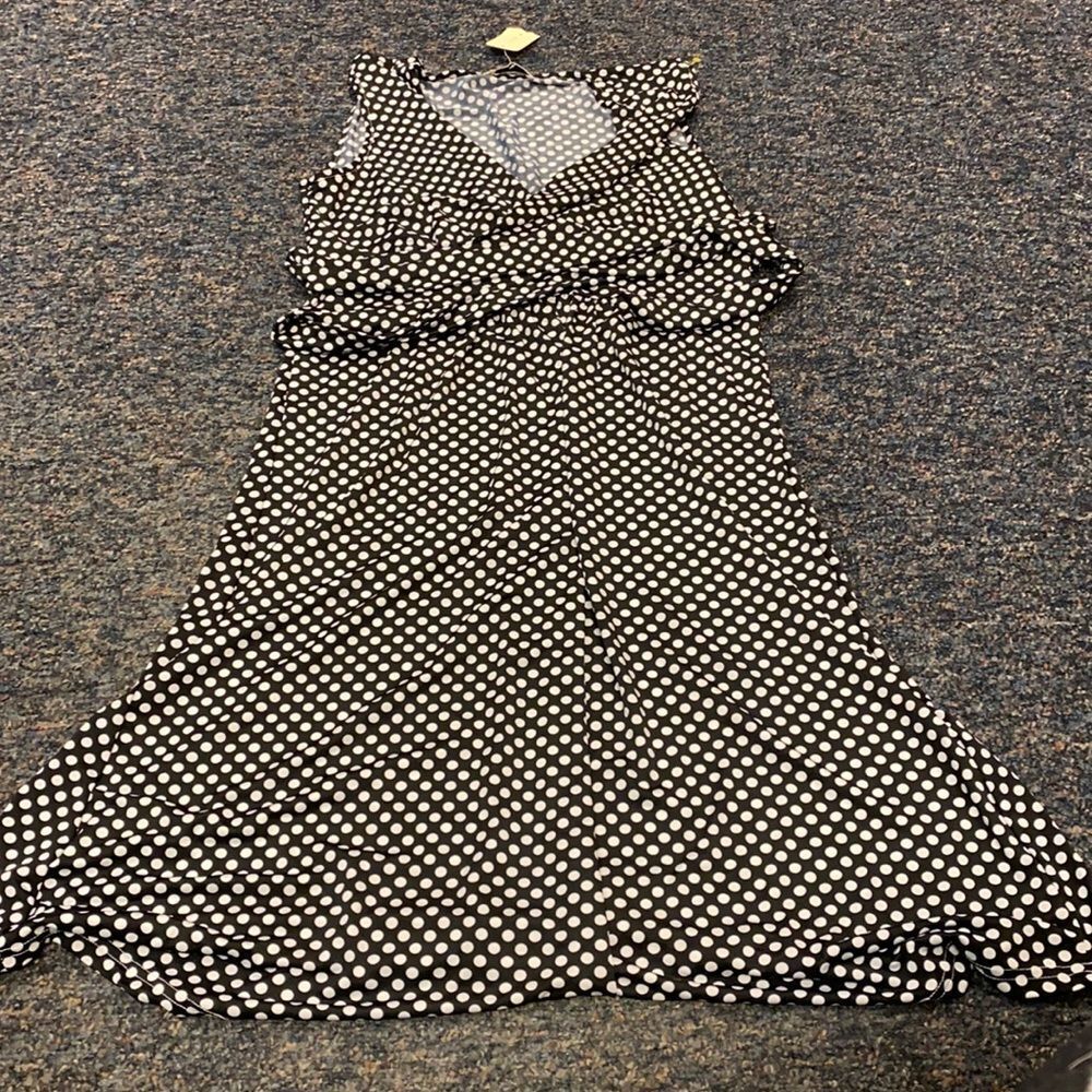 Jon & Anna Polka Dot Empire Waist dress sz. M NWT